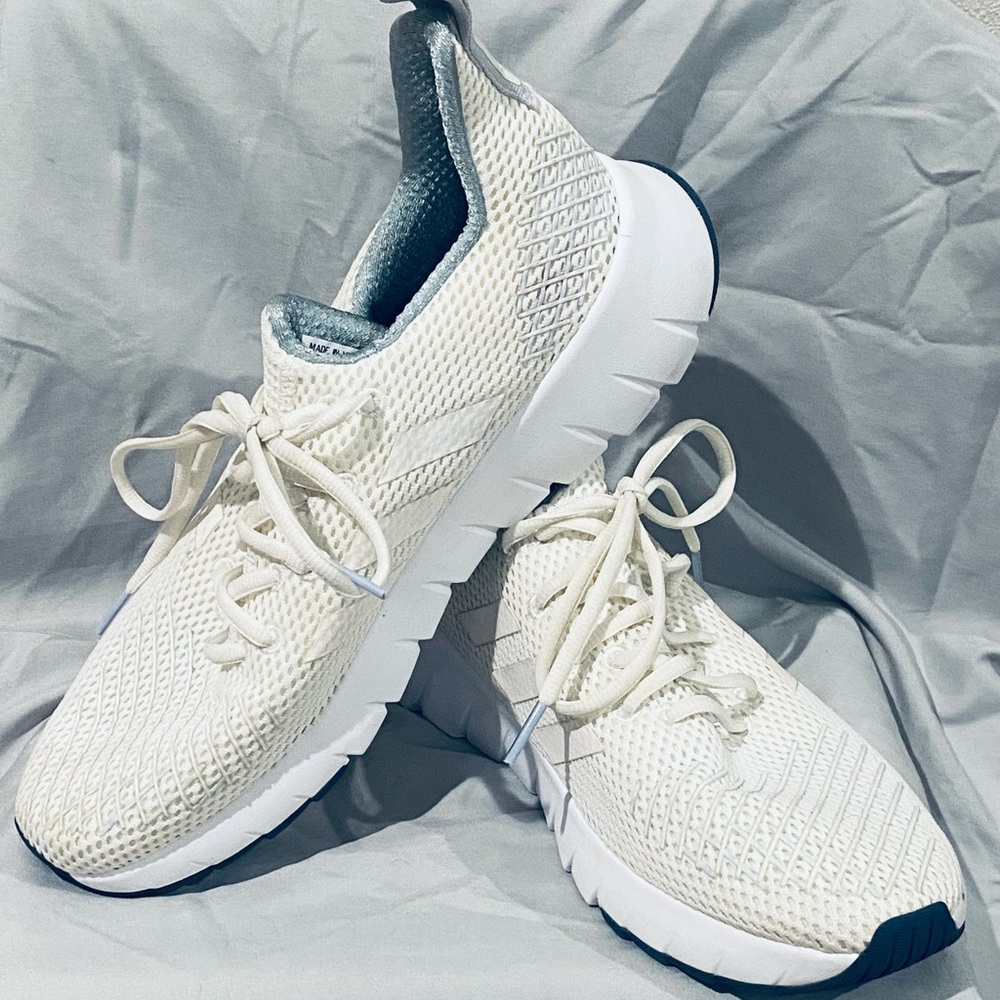 Adidas Women’s size 8 sneaker